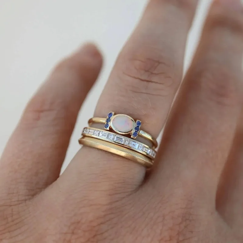 Ensemble de bagues en or vintage avec opale brillante