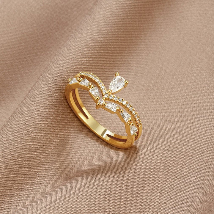 Élégance Radiance : Bijou en Crystal Raffiné