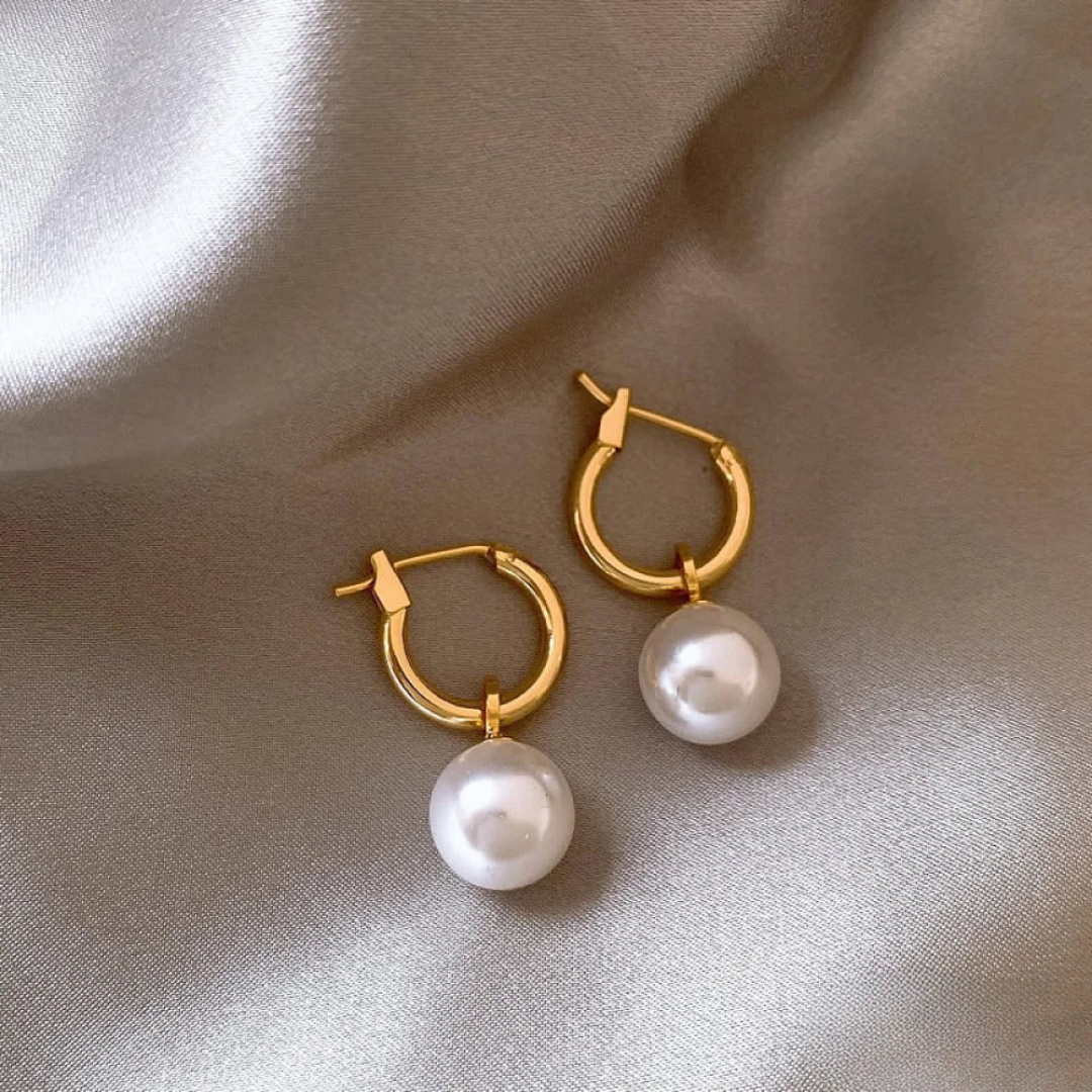 bijoux élégants avec perles blanches en or
