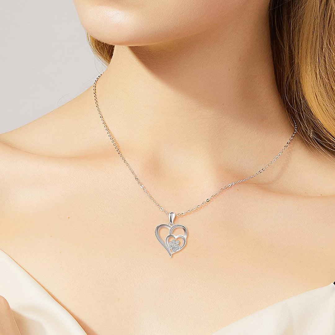 Sterlingsilberkette mit Pfotenabdruck und Herzchen, mit Zirkonia besetzt.