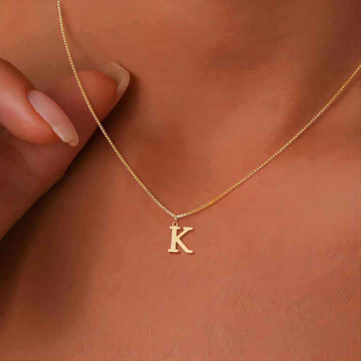 Collier personnalisé avec initiales d'amour pour une touche romantique