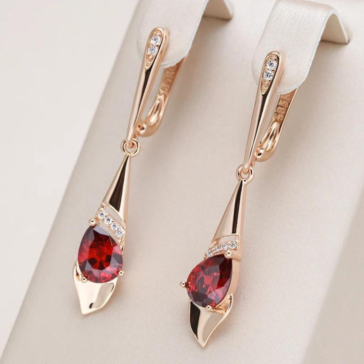 Bijoux élégants en or rouge avec cristaux étincelants