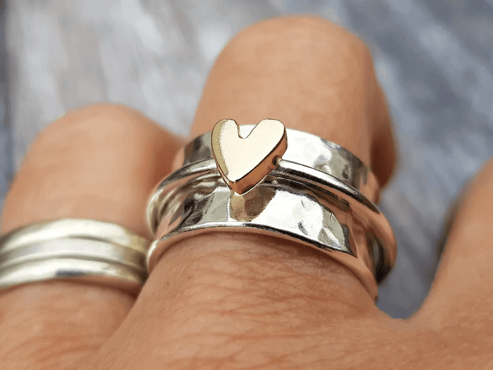 Anneau en argent orné d'un cœur élégant et à la mode