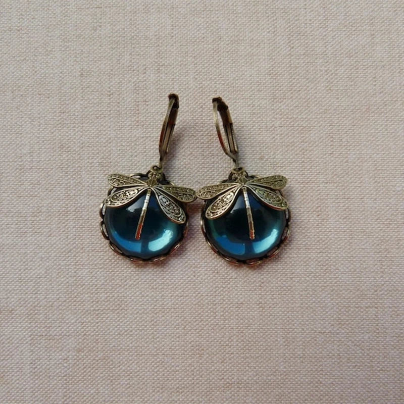 Boucles d'oreilles enchantées en cristal avec libellule en or antique