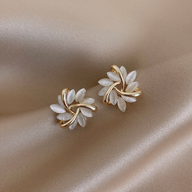Bijoux élégants en or blanc avec opale de luxe