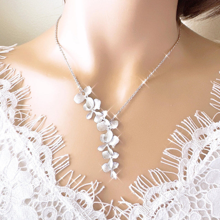 Teddy - Élégant Collier en Argenterie à Motif Floral Vintage