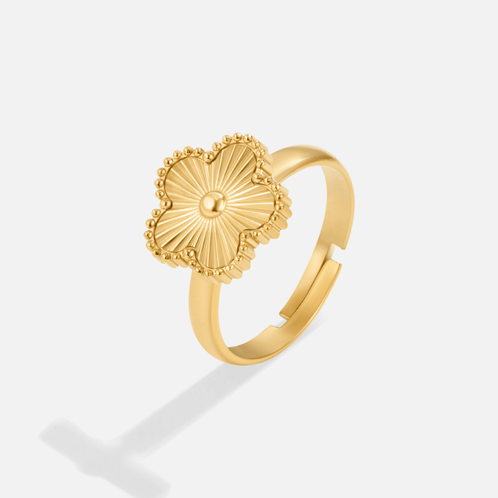 Bague Élégante en Or Trèfle avec Brillant Rayonnant