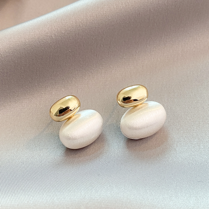 Boucles d'oreilles en or avec perles ovales exclusives