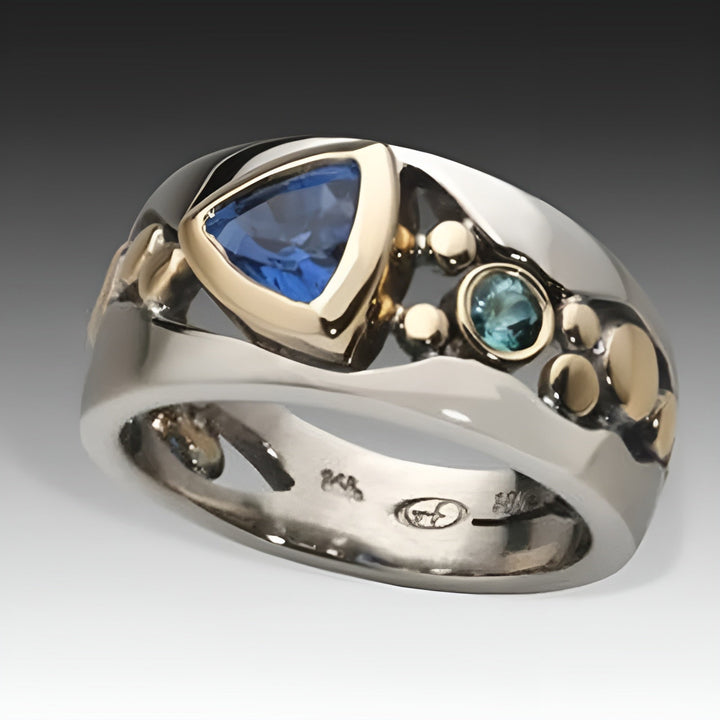 Anneau vintage bleu élégant