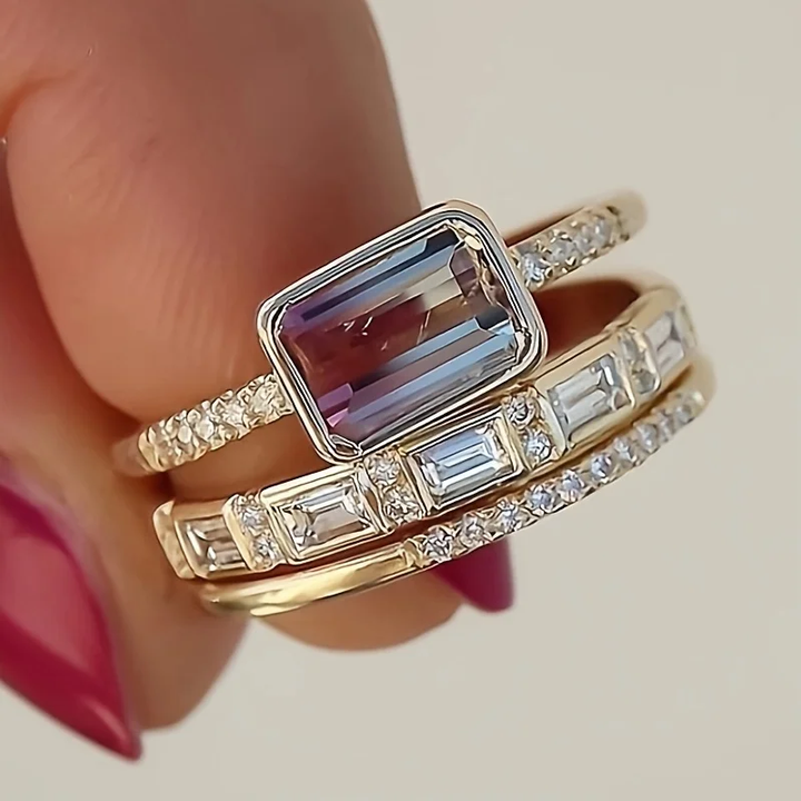 Ensemble élégant de bagues en verre brillant pour un look sophistiqué