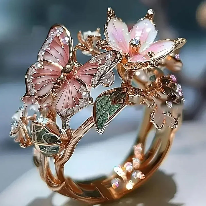 Bague Élégante Rayonnante en Zirconia en Forme de Papillon pour une Touche de Glamour