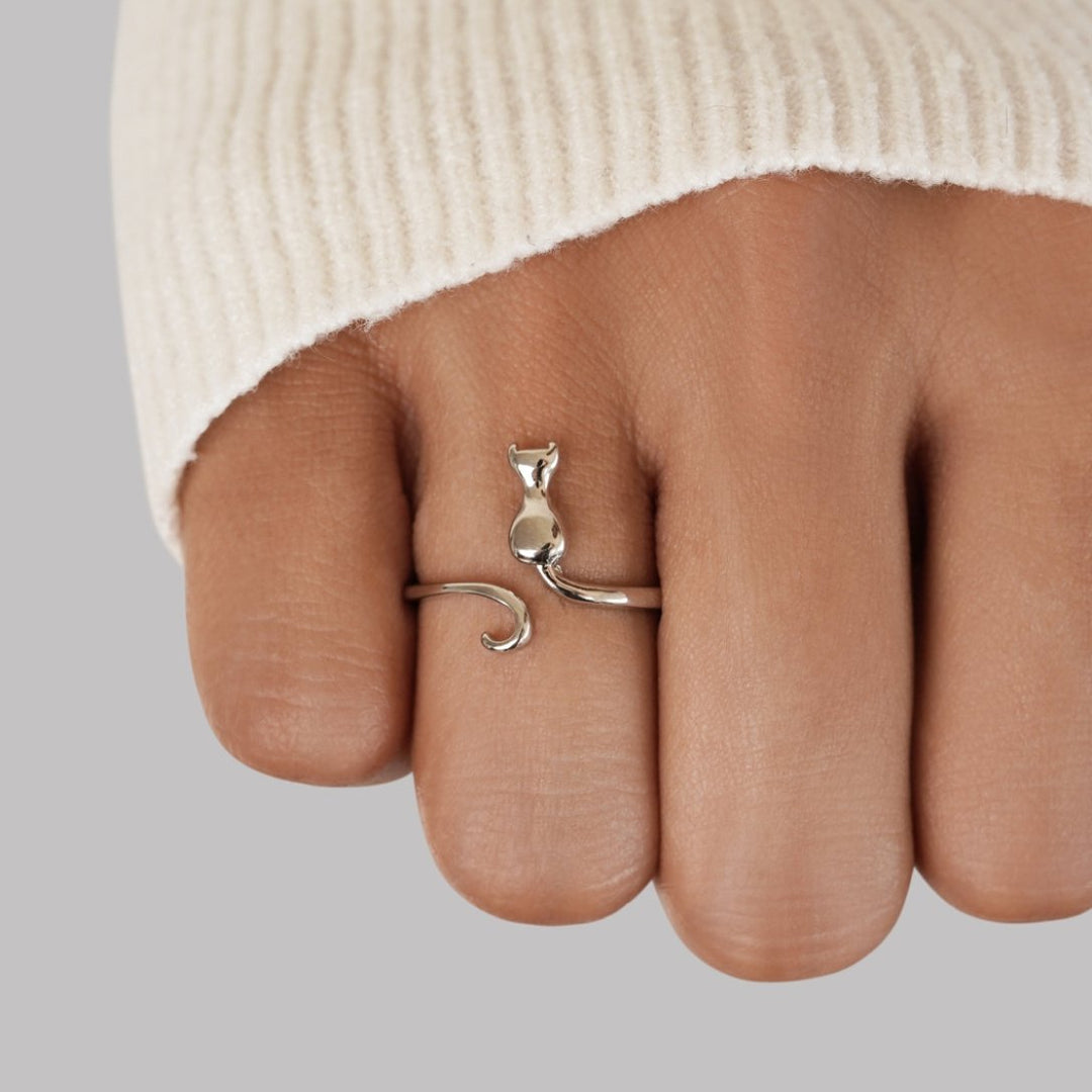 Bague en argent énigme chat nocturne élégante